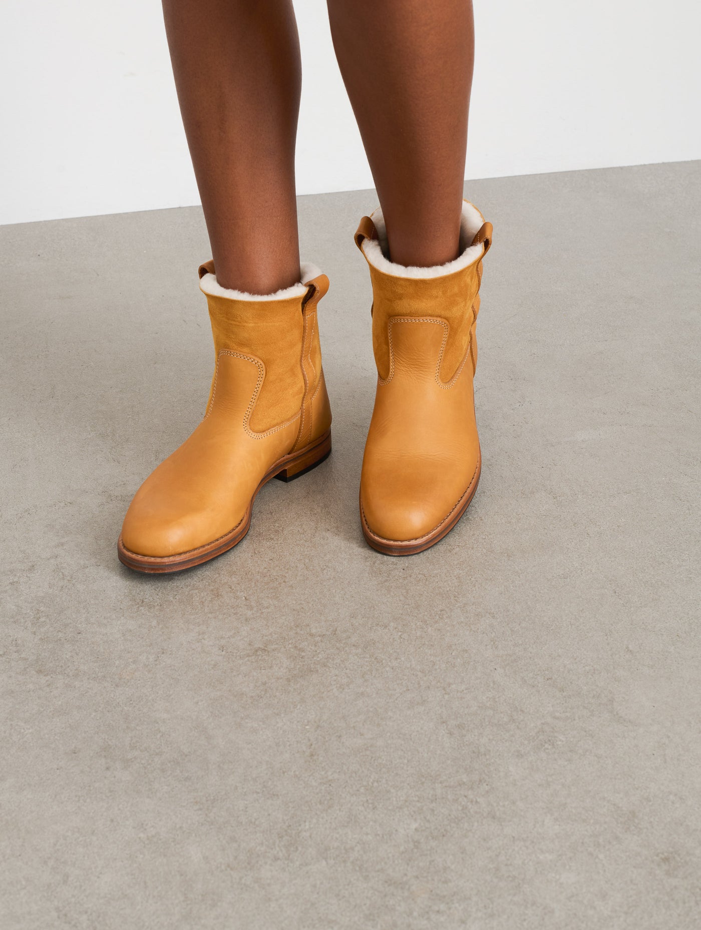 La Botte Gardiane Avoriaz Sheepskin Boot Short