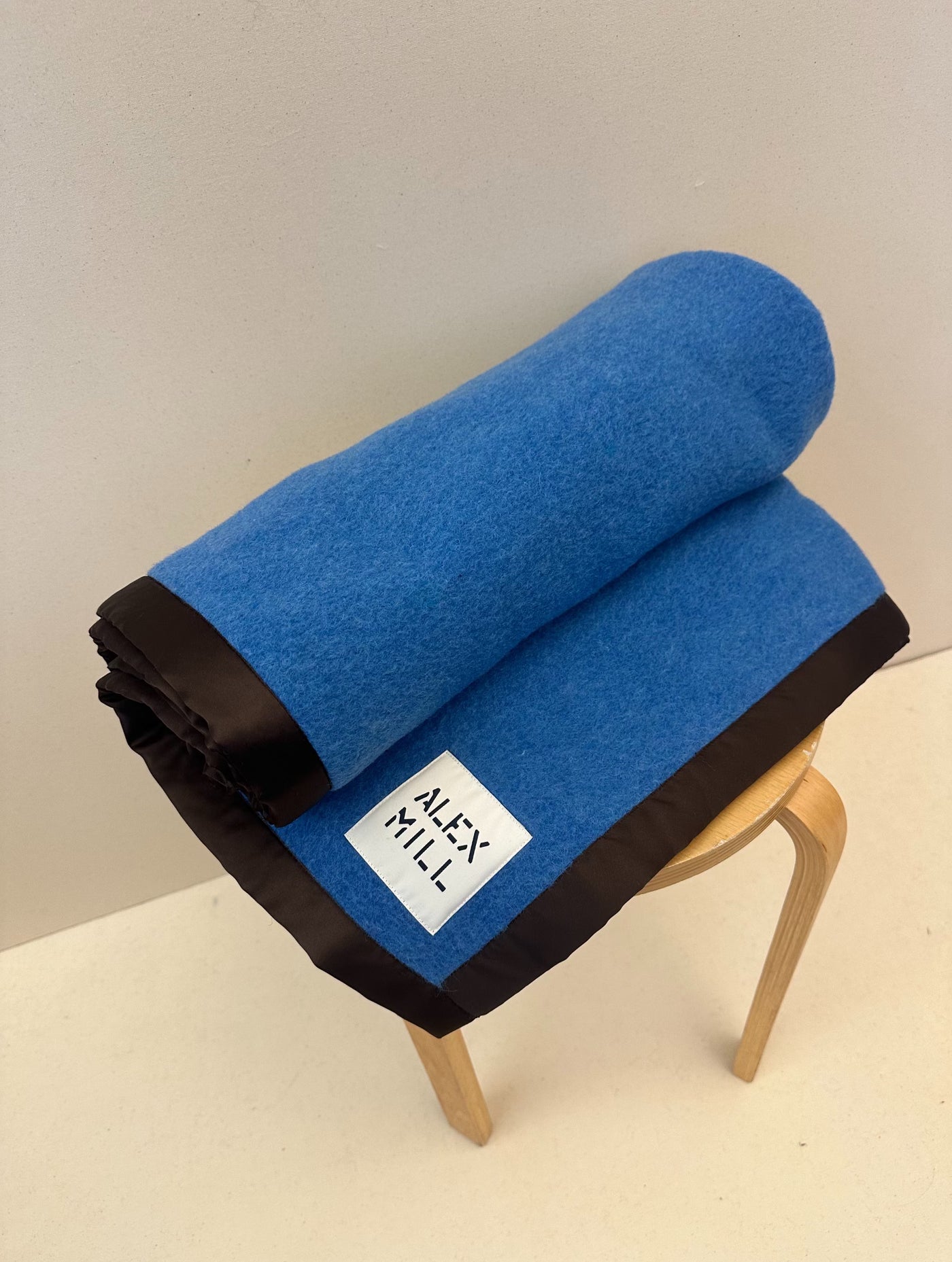 Cozy Blanket in Wool