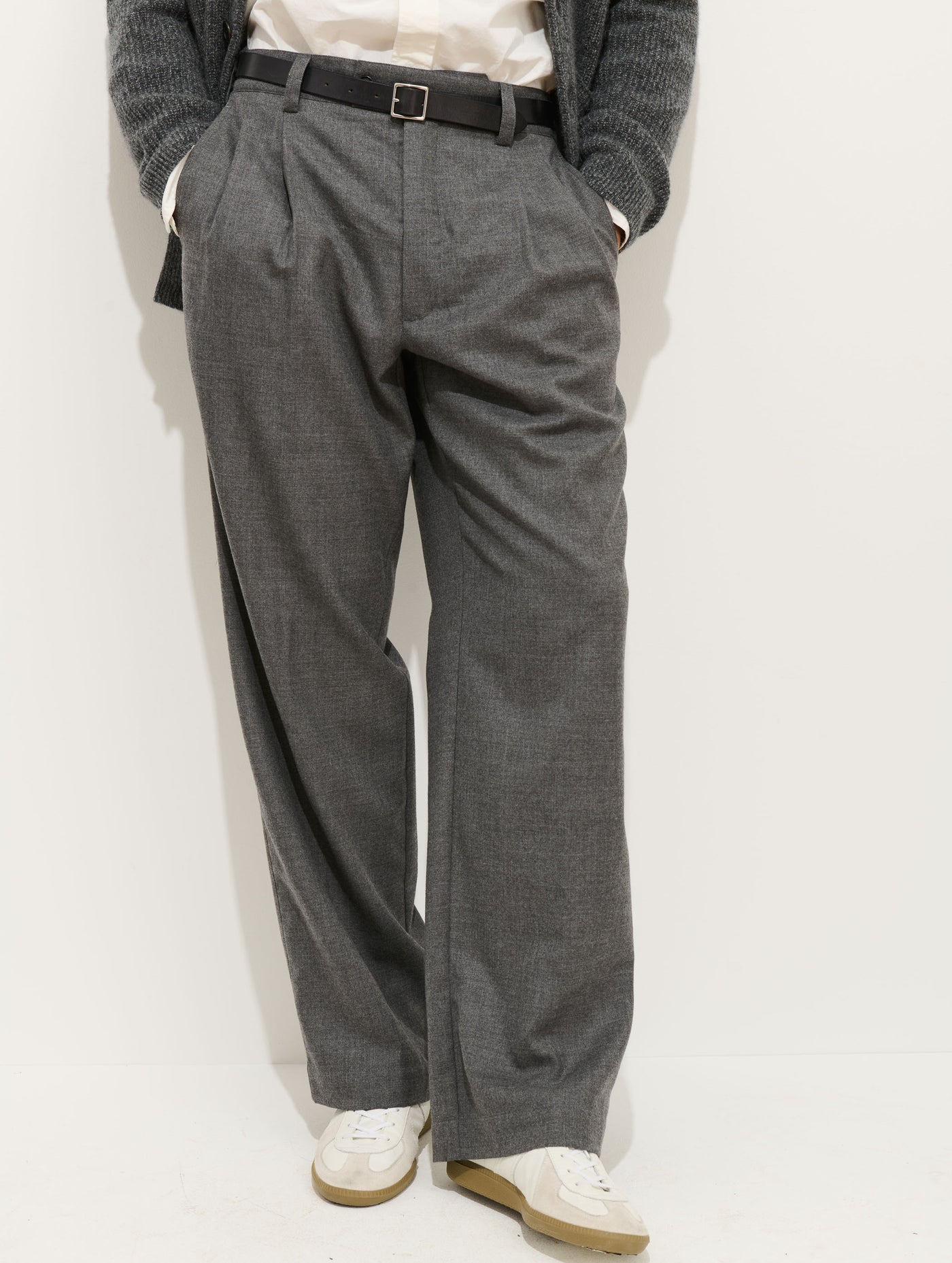 Jeremy Pleated Trouser In Wool Flannel