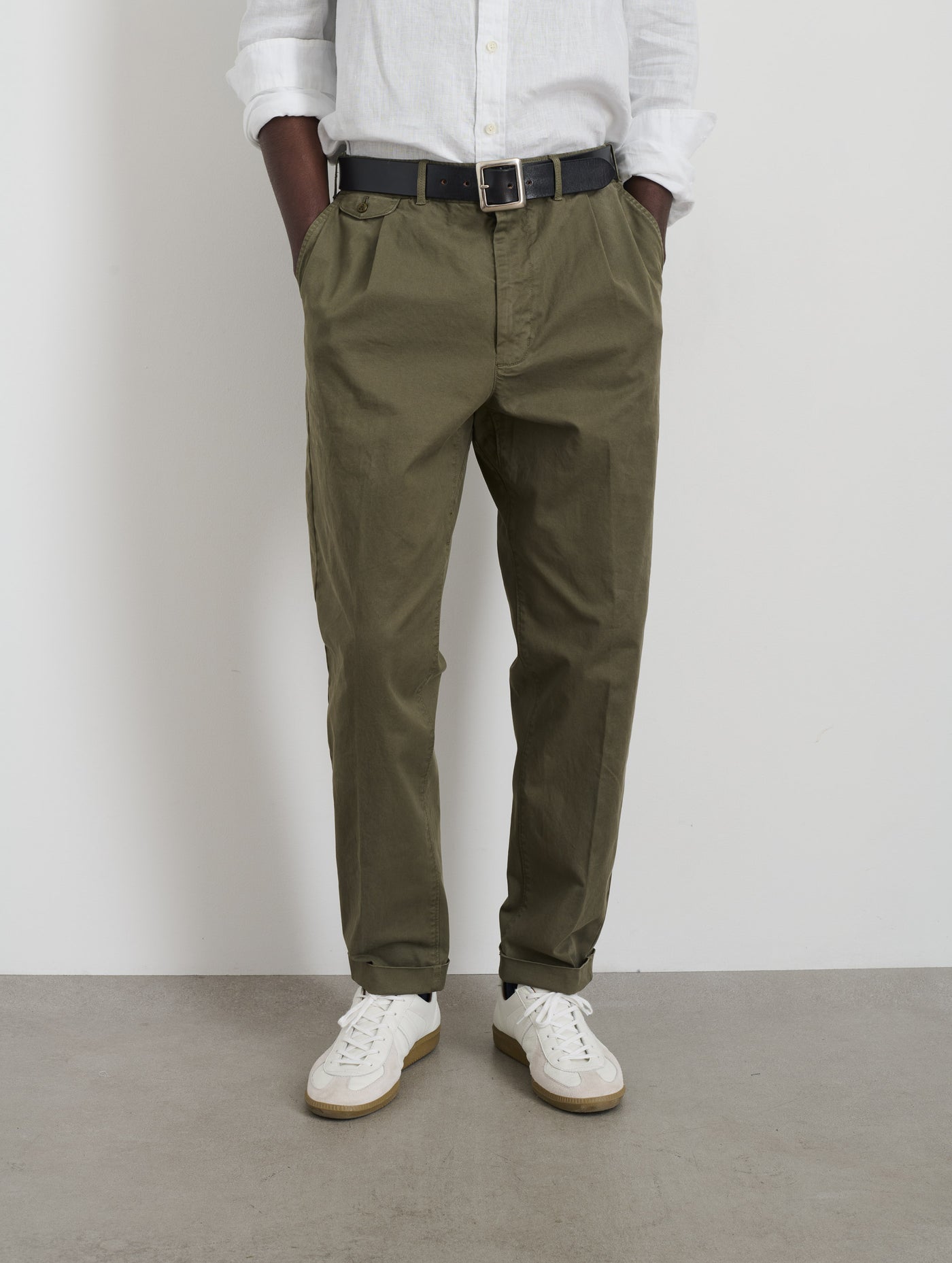 Standard Pleated Pant in Chino