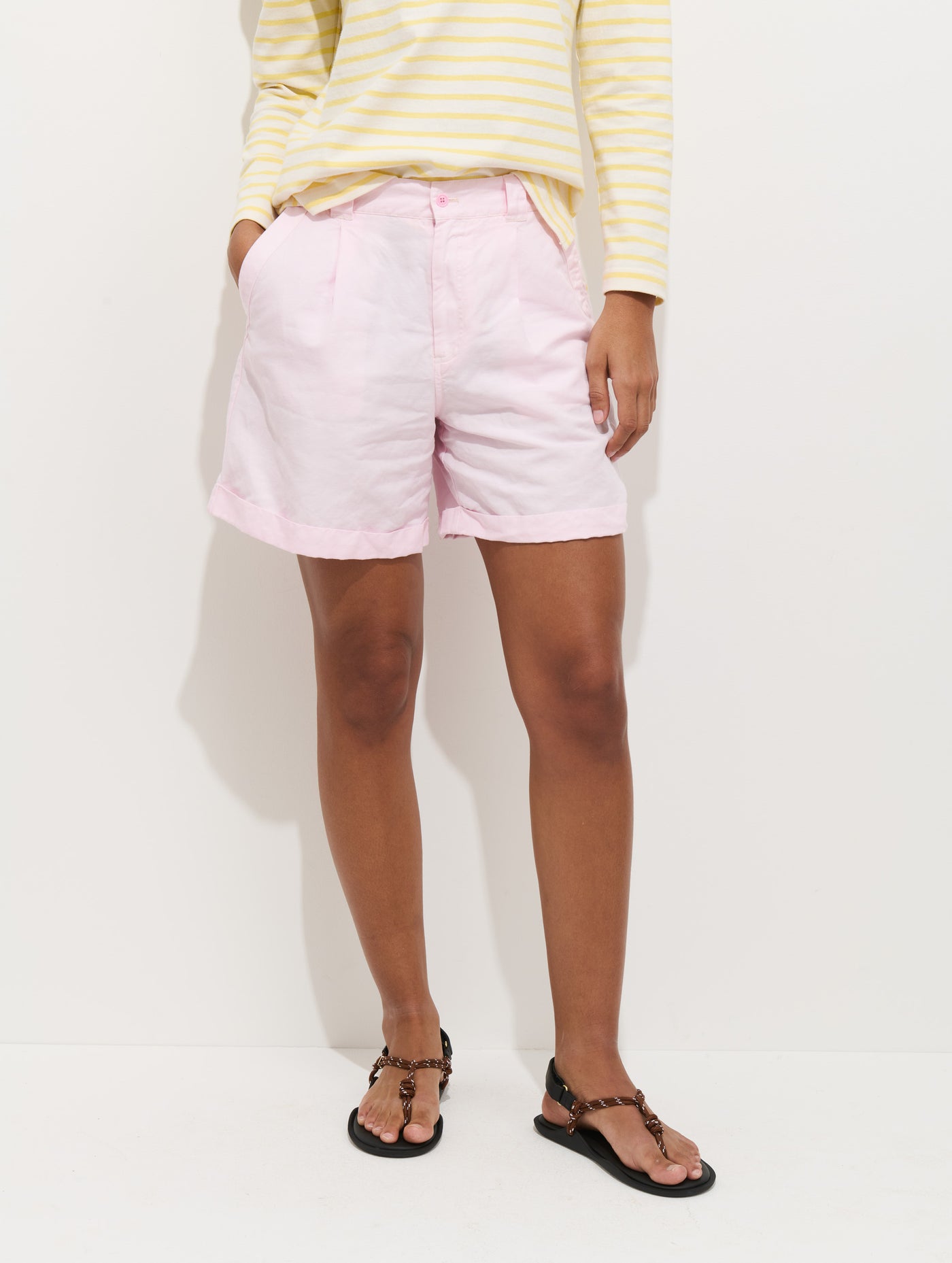 Lucie Short In Linen Cotton