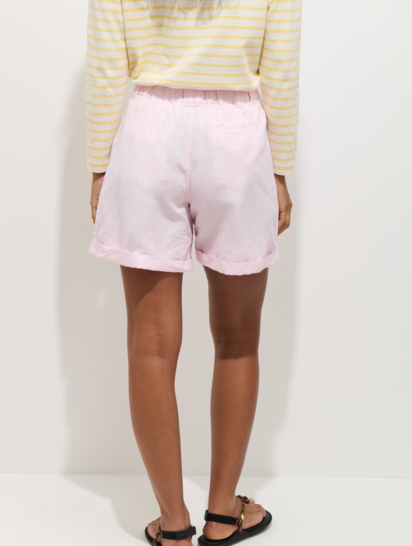 Lucie Short In Linen Cotton