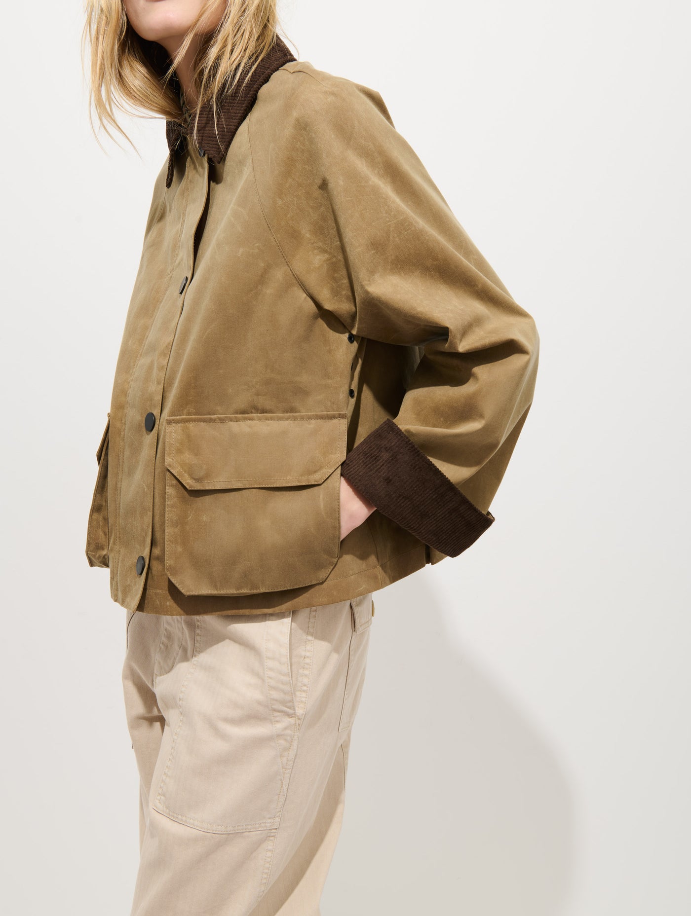 Chiltern Cropped Jacket In Waxed Canvas