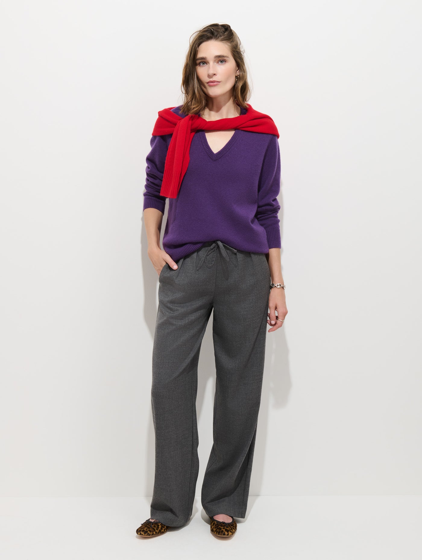 Montmartre V Neck Sweater in Cashmere
