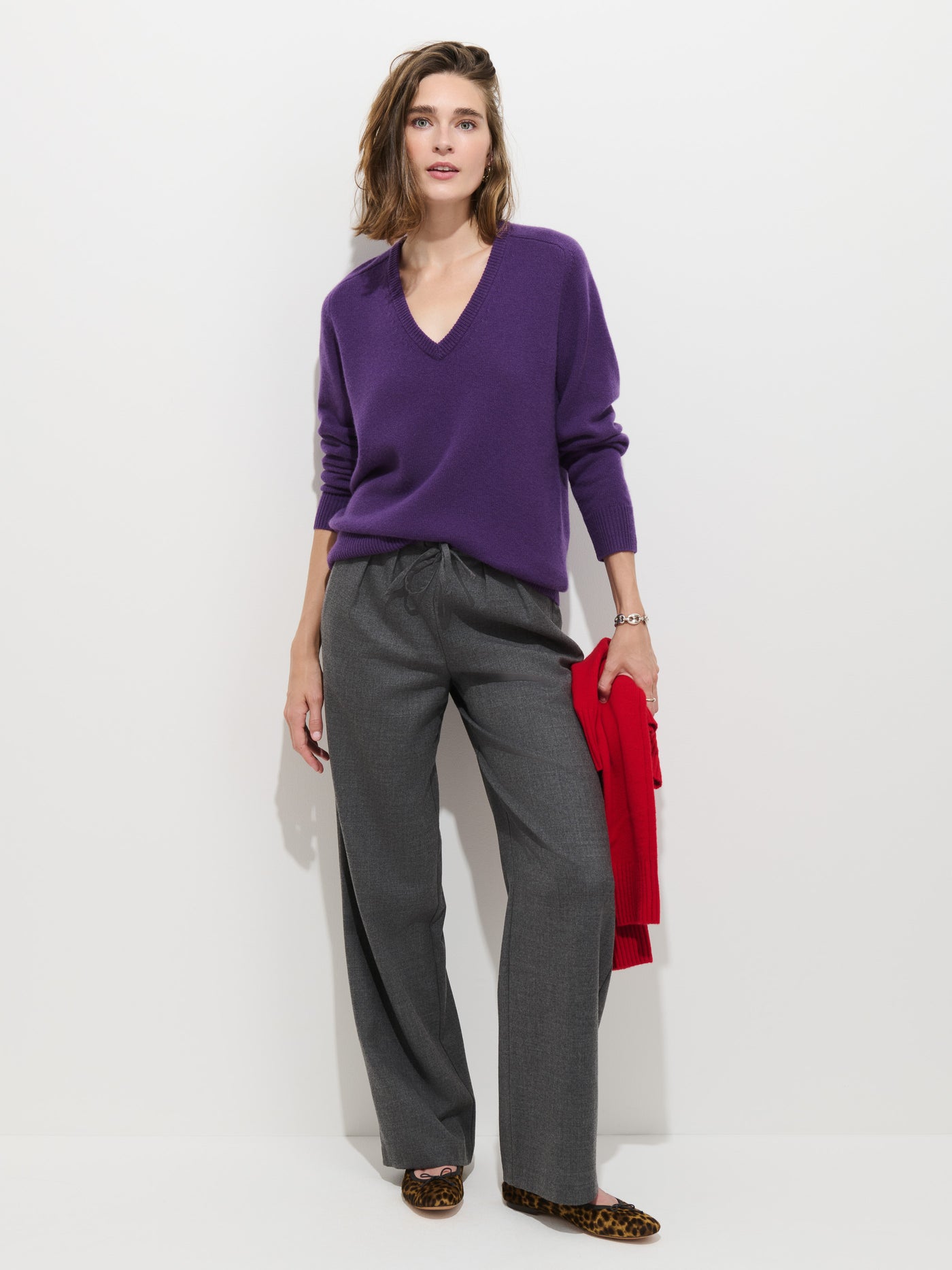 Montmartre V Neck Sweater in Cashmere