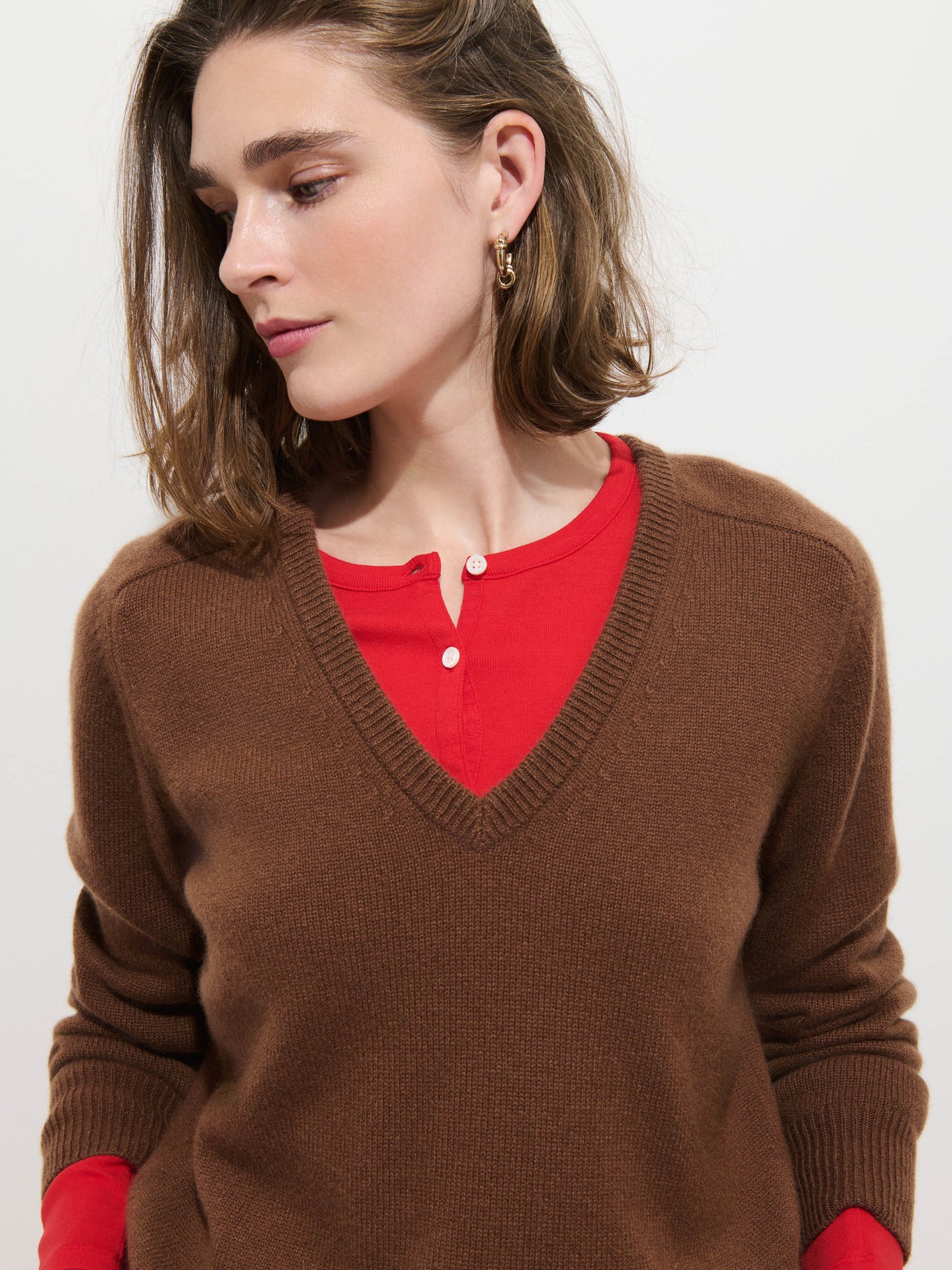 Montmartre V Neck Sweater in Cashmere