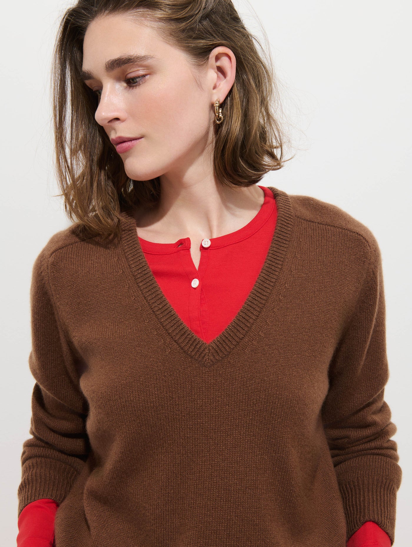 Montmartre V Neck Sweater in Cashmere