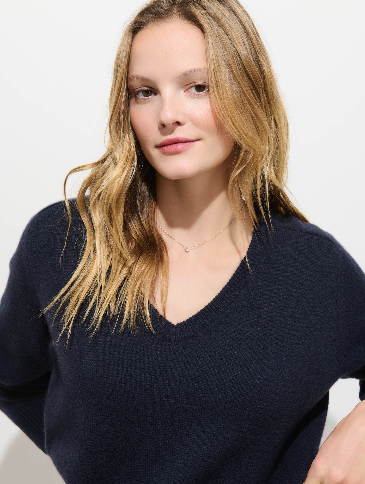 Montmartre V Neck Sweater in Cashmere