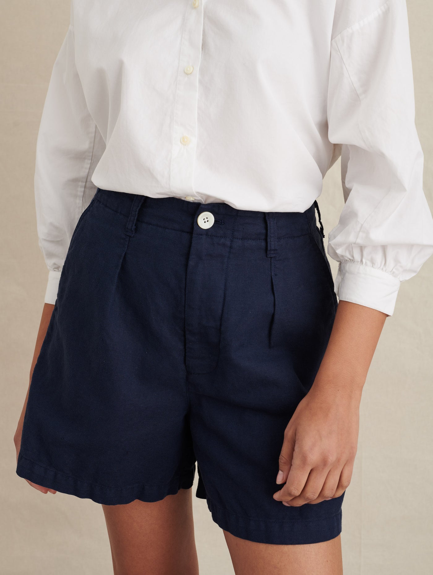 Boy Pleated Shorts in Linen