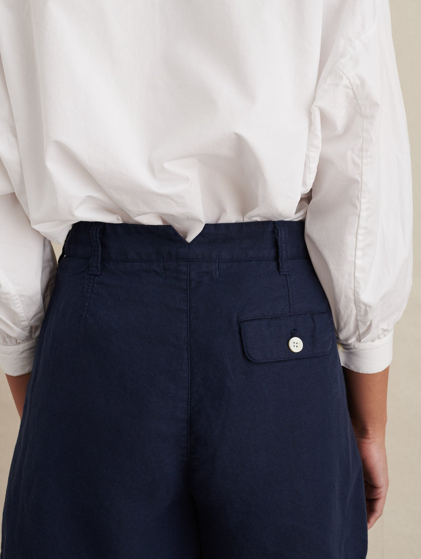 Boy Pleated Shorts in Linen